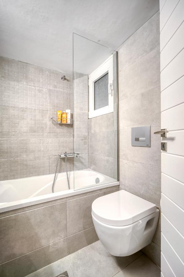 Delightful Stylish Two Bedroom Condo In Hip Area Of Central Ateny Zewnętrze zdjęcie
